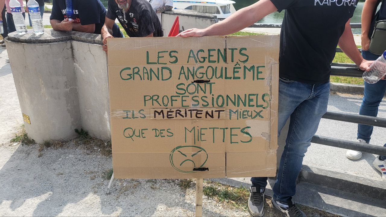 Avec les salariés des déchetterie du Grand Angoulême