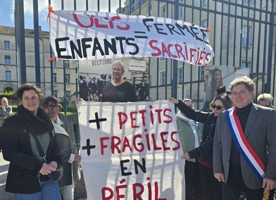 Communiqué: non aux suppressions de postes dans nos écoles